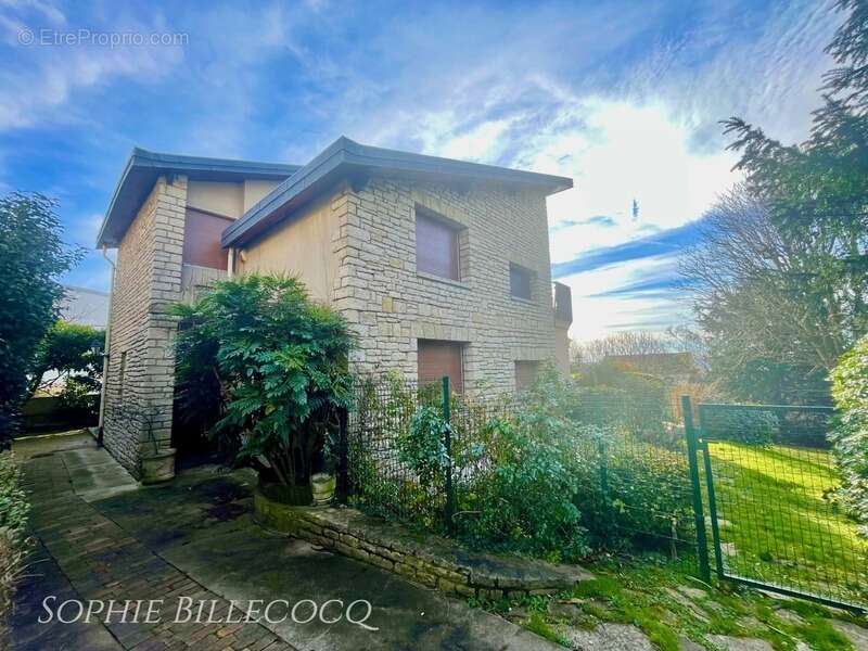 Maison 8 pièces, vue dominante, volumes rares et espace bien-être - Les Coteaux Argenteuil - photo 2