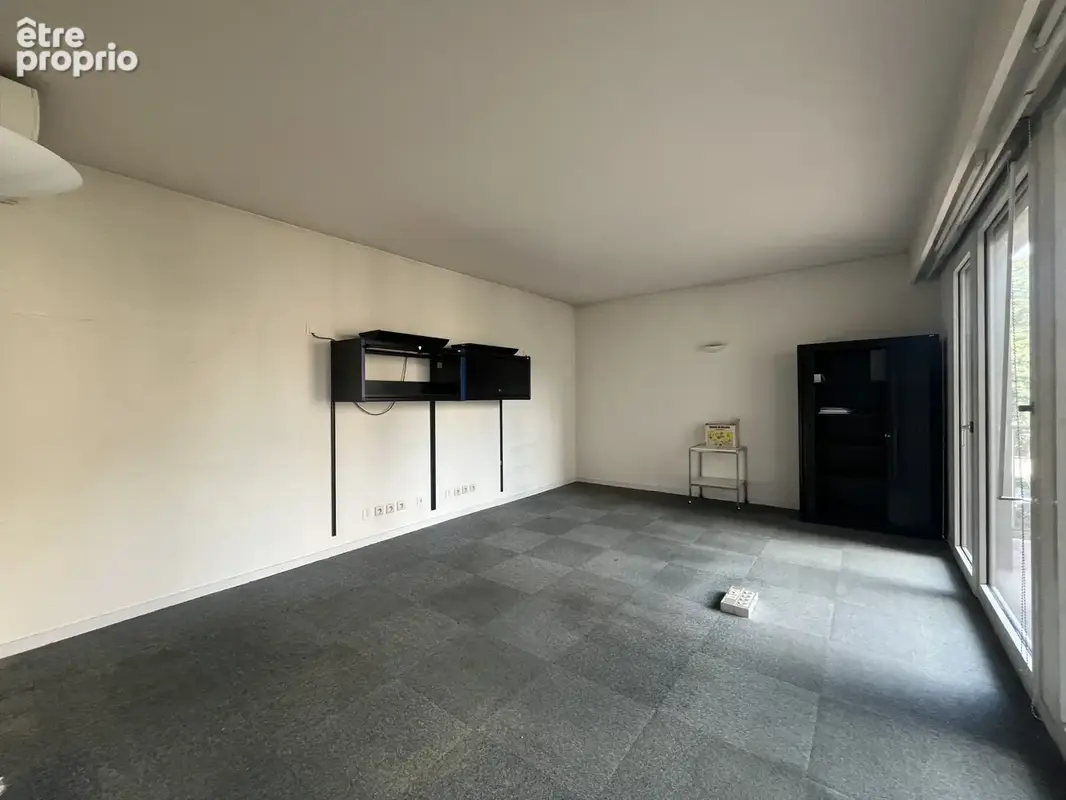 Ensemble immobilier à usage professionnel ou commercial à Périgueux - photo 8