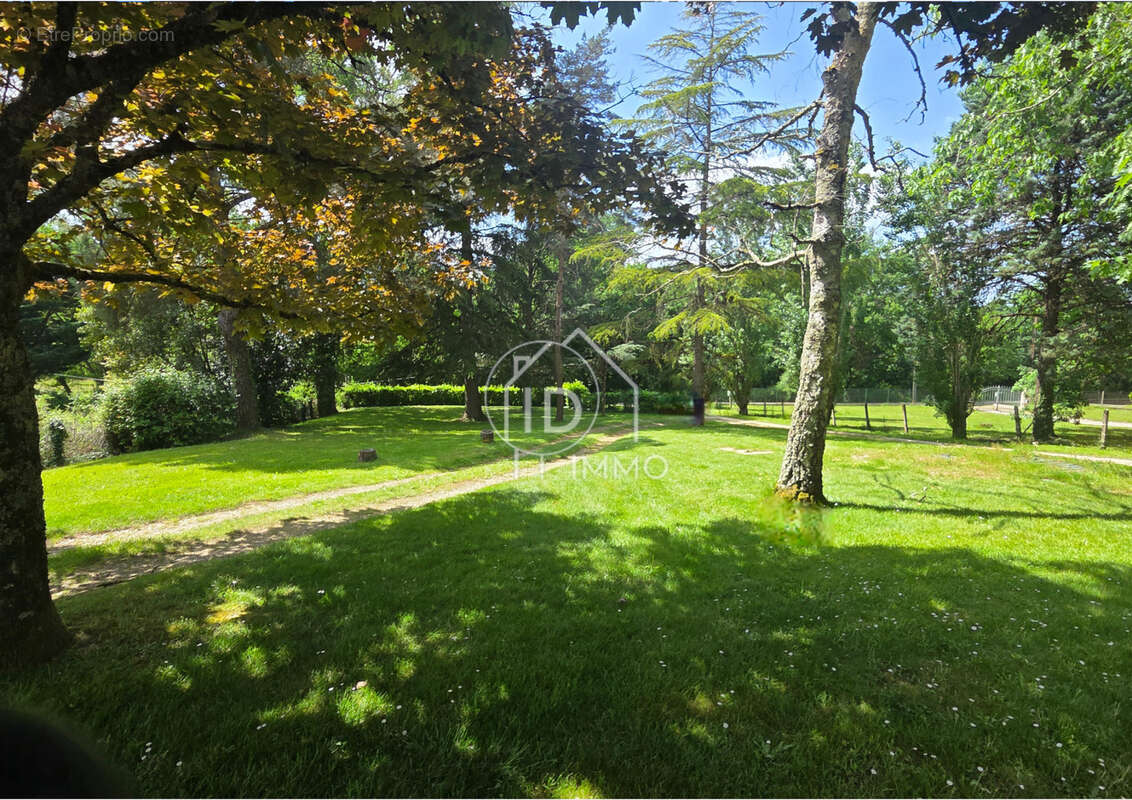 Maison à MONTPON-MENESTEROL