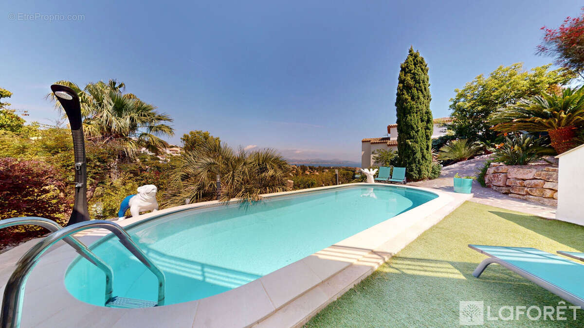 Maison à FREJUS