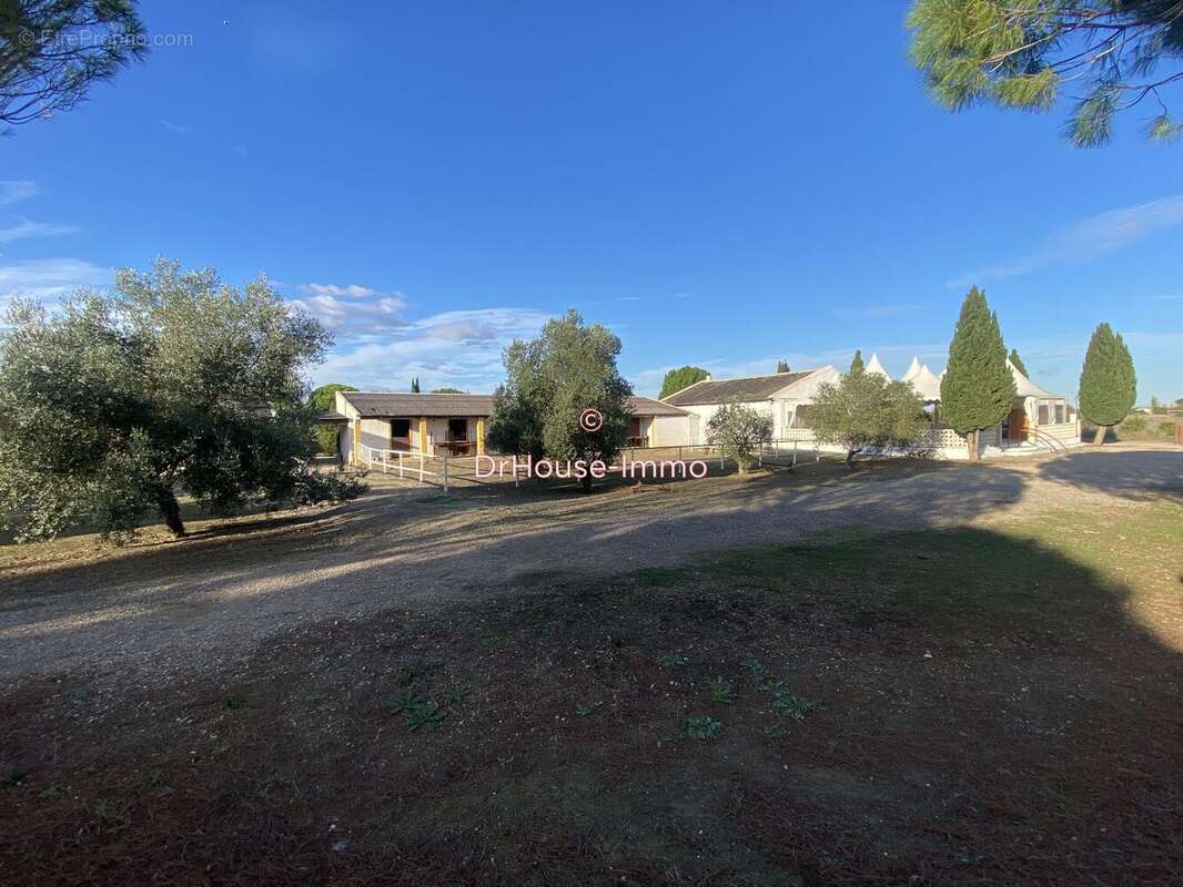 Maison à SAINT-LAURENT-D'AIGOUZE