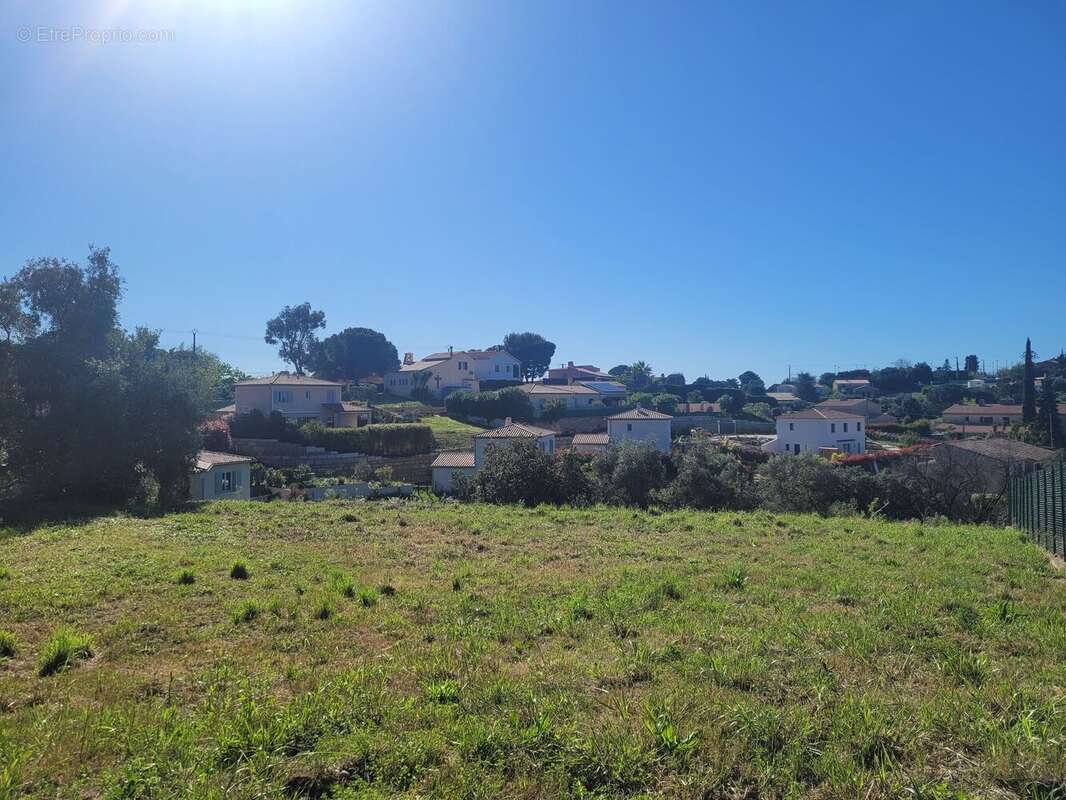 Photo 2 - Terrain à SAINT-LAURENT-DU-VAR