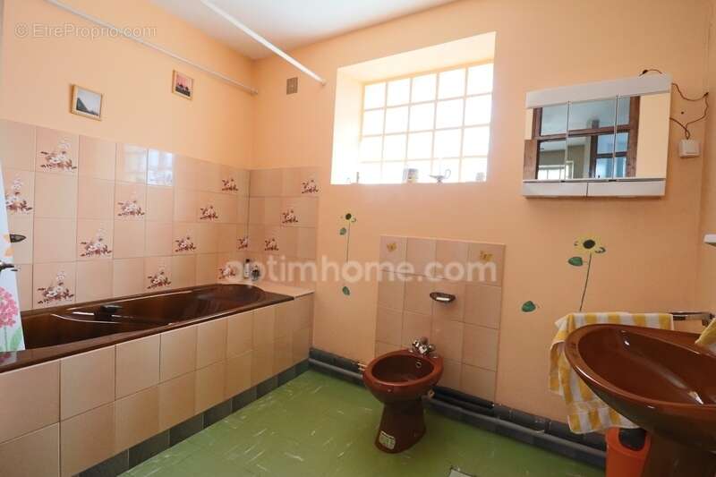 Maison à SAINT-LEGER-MAGNAZEIX