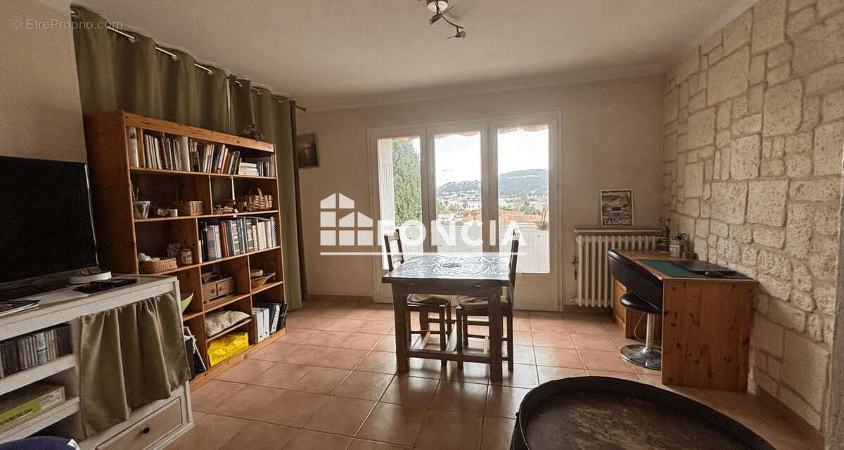 Appartement à HYERES
