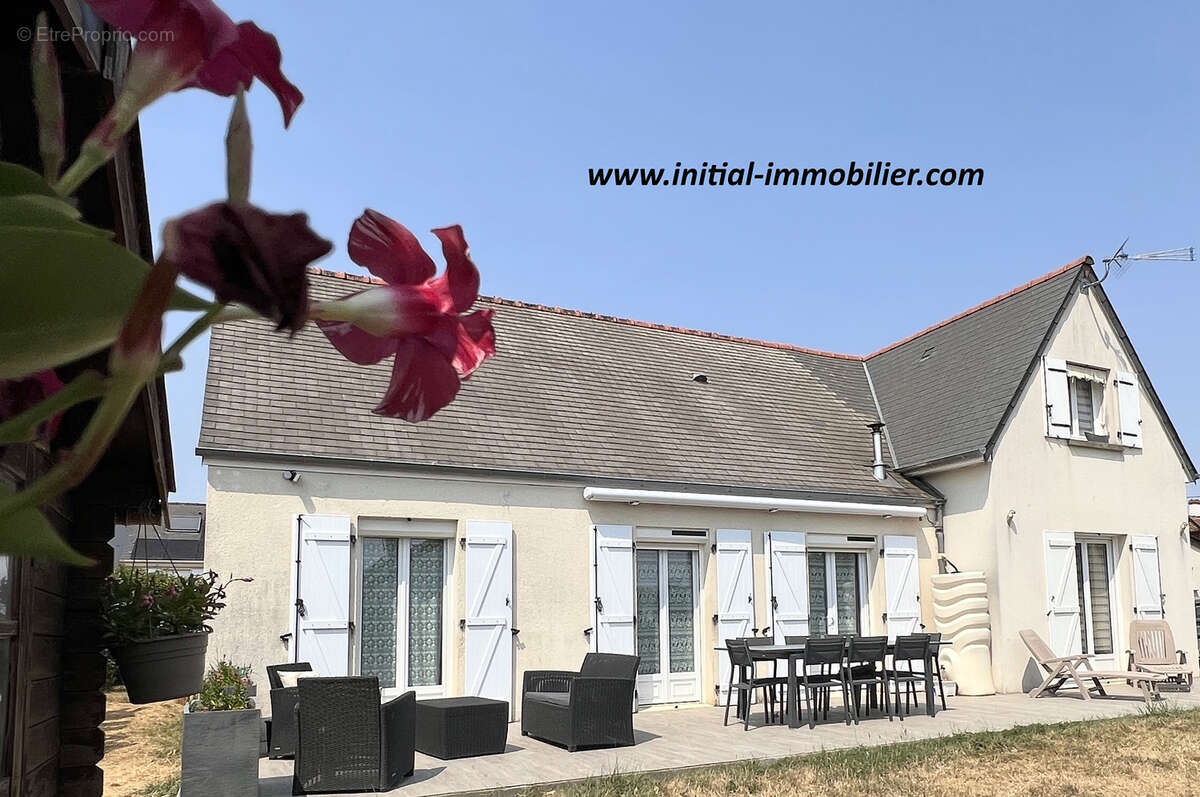 Maison 118 m² à Cerelles  - photo 2