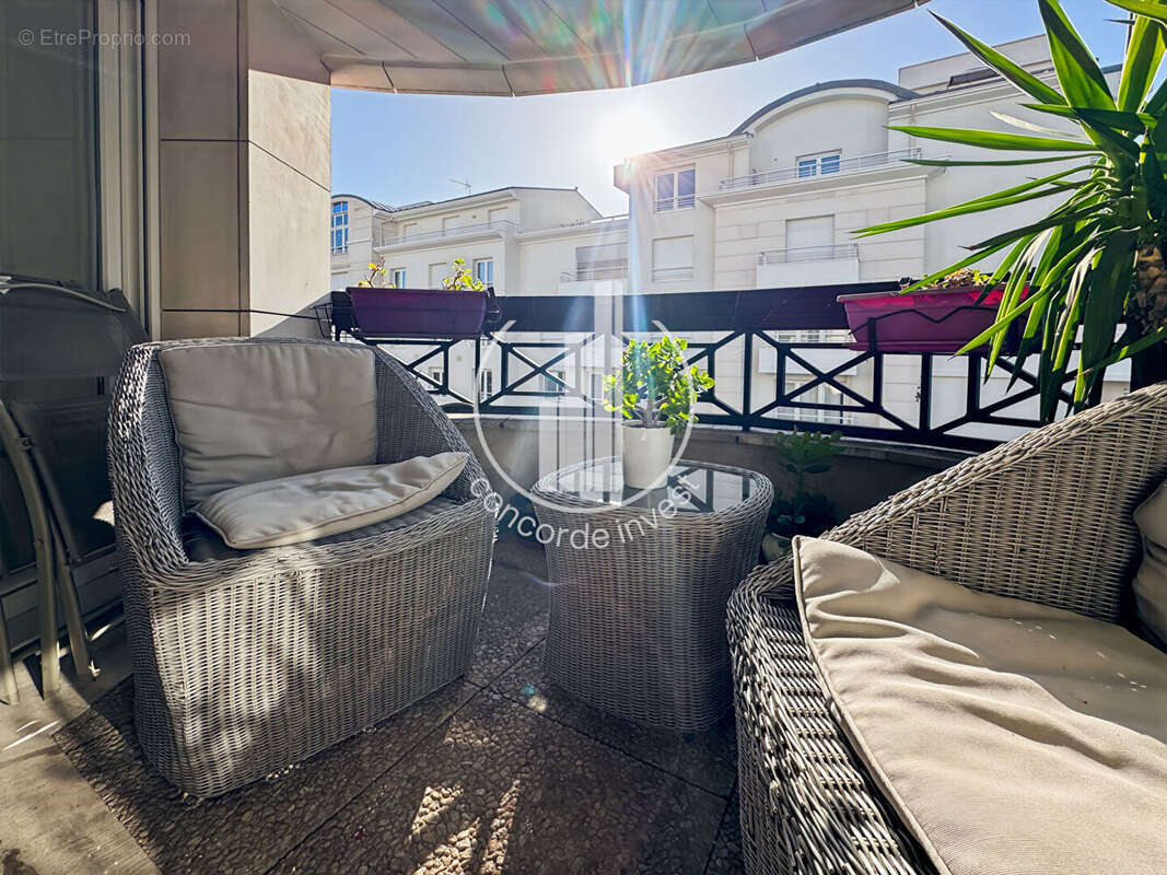 Appartement à COURBEVOIE