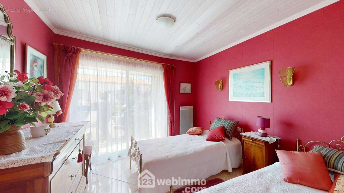 Chambre 3 avec salle d'eau privative. - Maison à JARD-SUR-MER