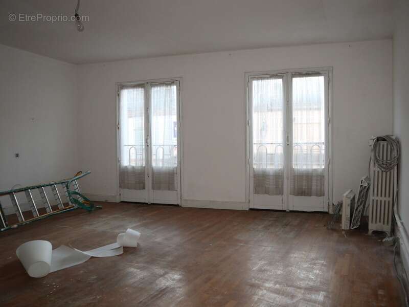 Commerce à PIERRE-DE-BRESSE