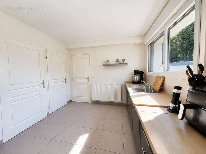 Maison à vendre maison contemporaine 6 pièces SAINT BERTHEVIN (53) - photo 6