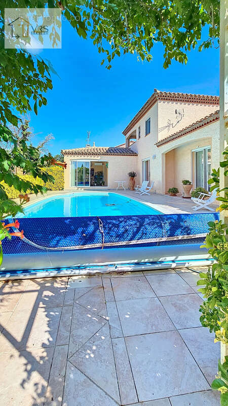 Superbe villa t5 157 m2   piscine, grand terrain 893 m2, garage et atelier   quartier residentiel recherché - photo 22