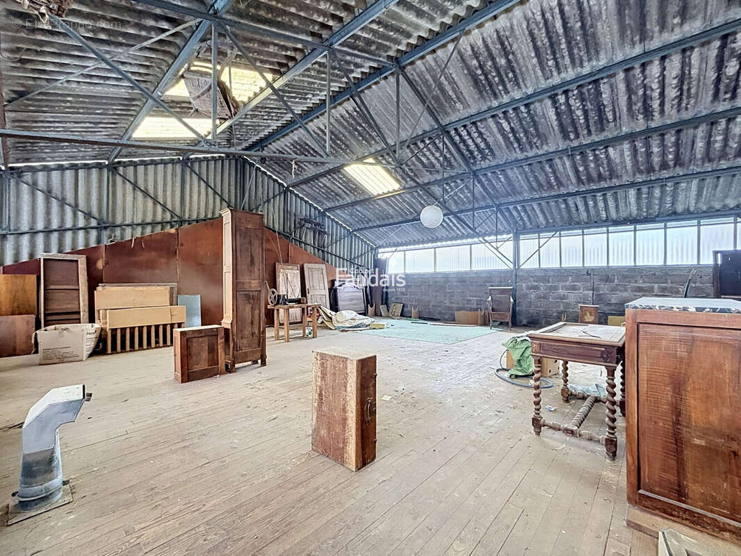 Commerce 450 m² à Agneaux  - photo 2