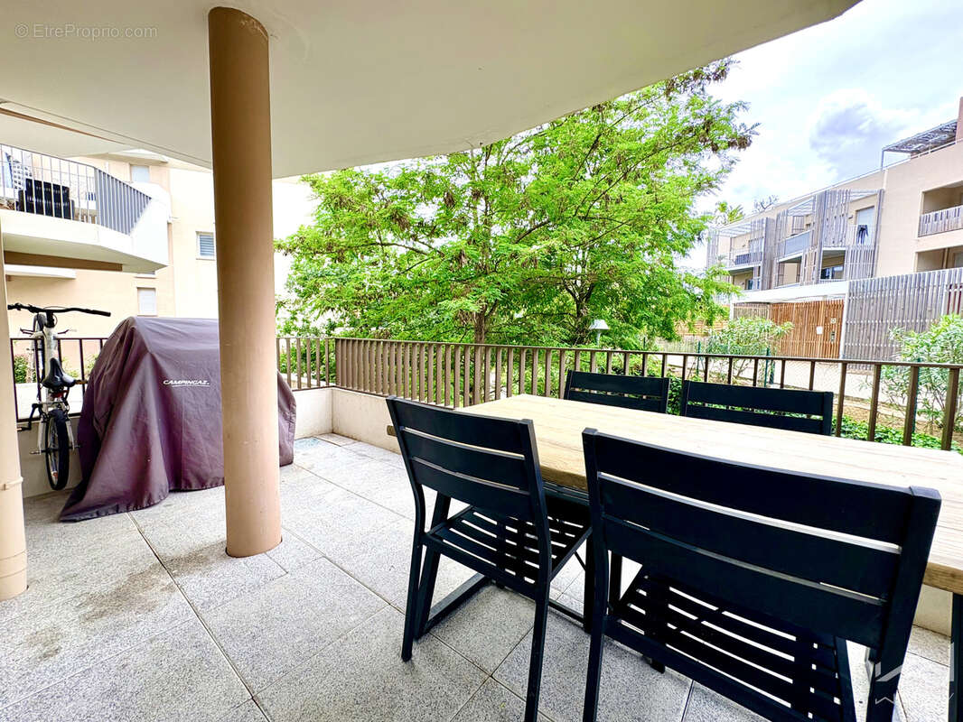 Appartement à CARROS