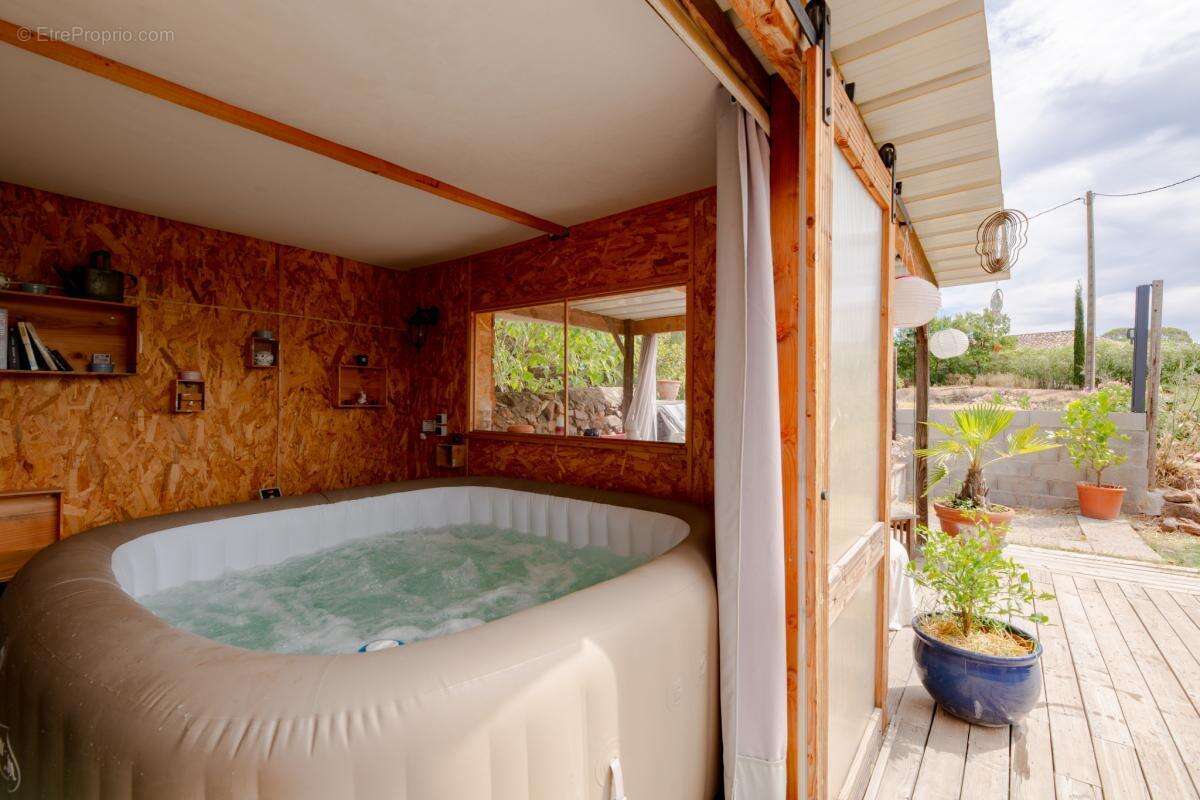 Maison à ROQUEBRUNE-SUR-ARGENS