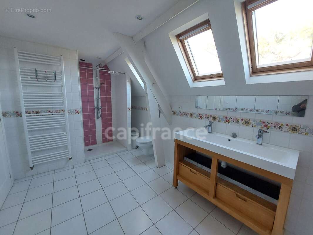 Maison familiale de 244m² à Belvès, 8 pièces, 5 chambres, avec vue dégagée et appartement spacieux indépendant, terrain de 3088m - photo 12