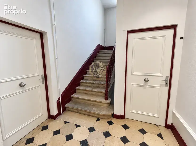 Appartement de charme de 66 m2 en duplex dans une propriété bourgeoise   Vue sur les Monts d’Or - photo 17