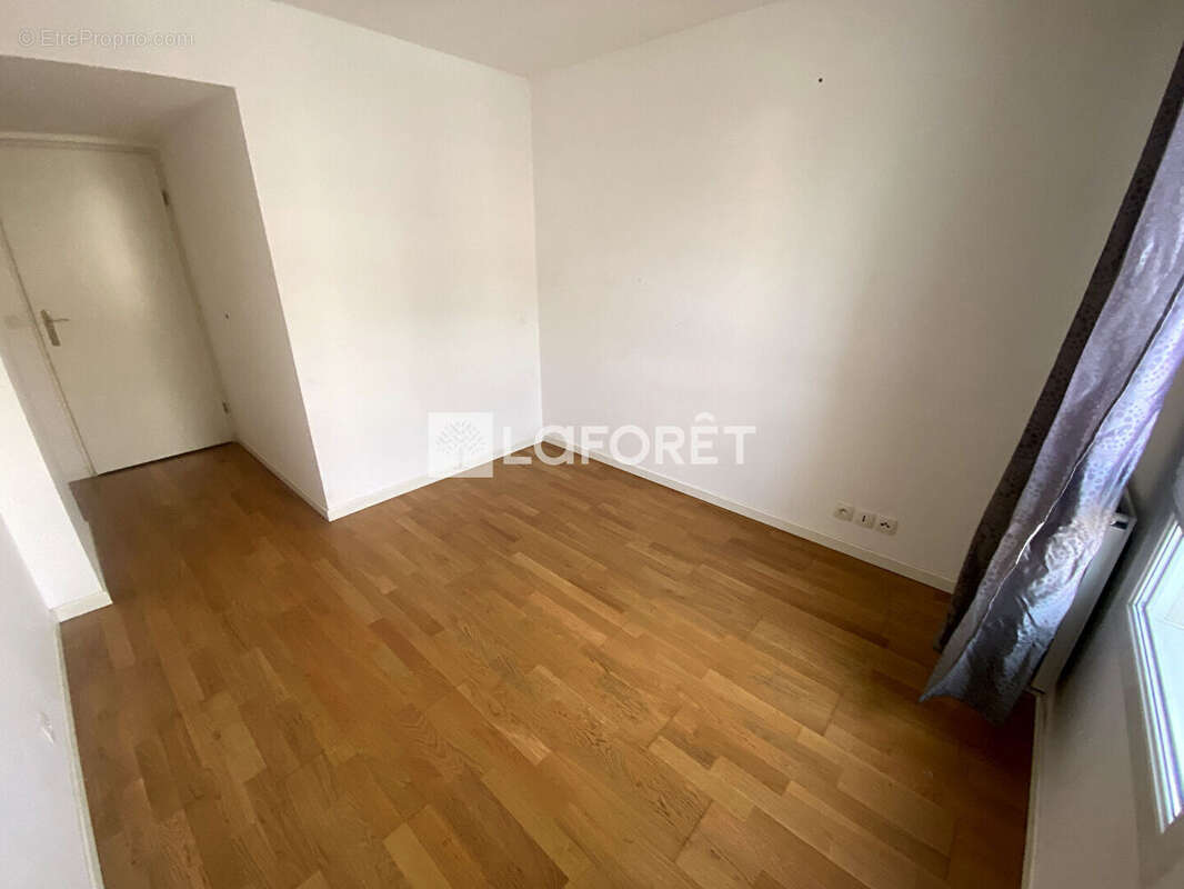 Appartement à LES MUREAUX