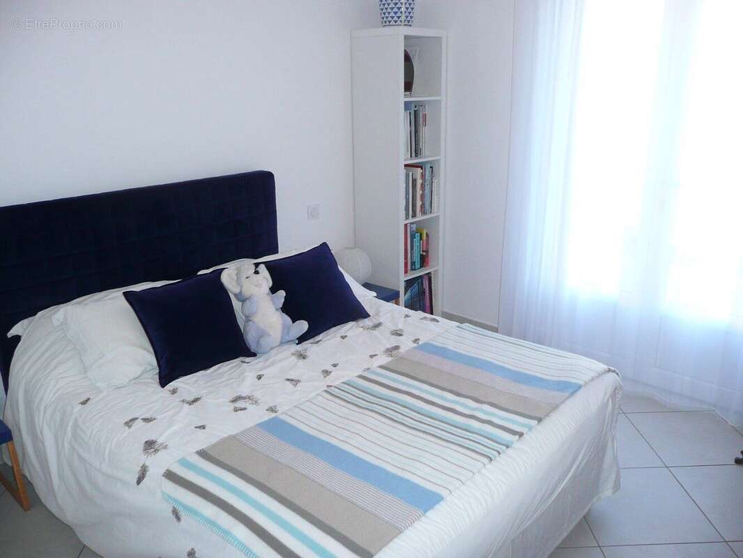 Une maison moderne plain pied avec piscine et dépendances. - Monteils - photo 8