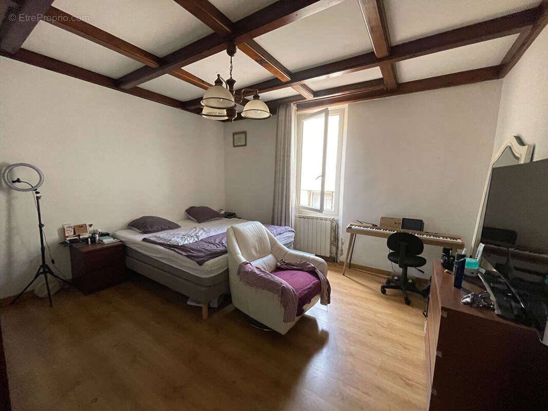 Maison + Appartement de 260 m² à PEYROLLES EN PROVENCE - photo 7