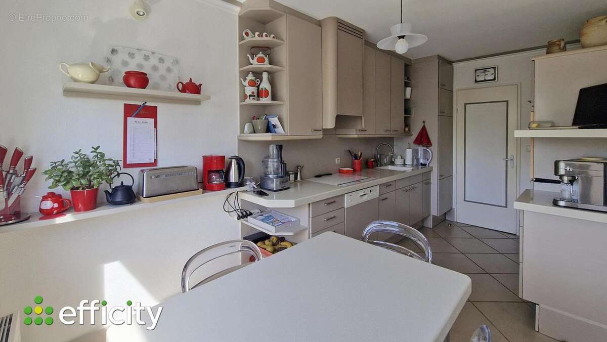 Appartement à LES PONTS-DE-CE