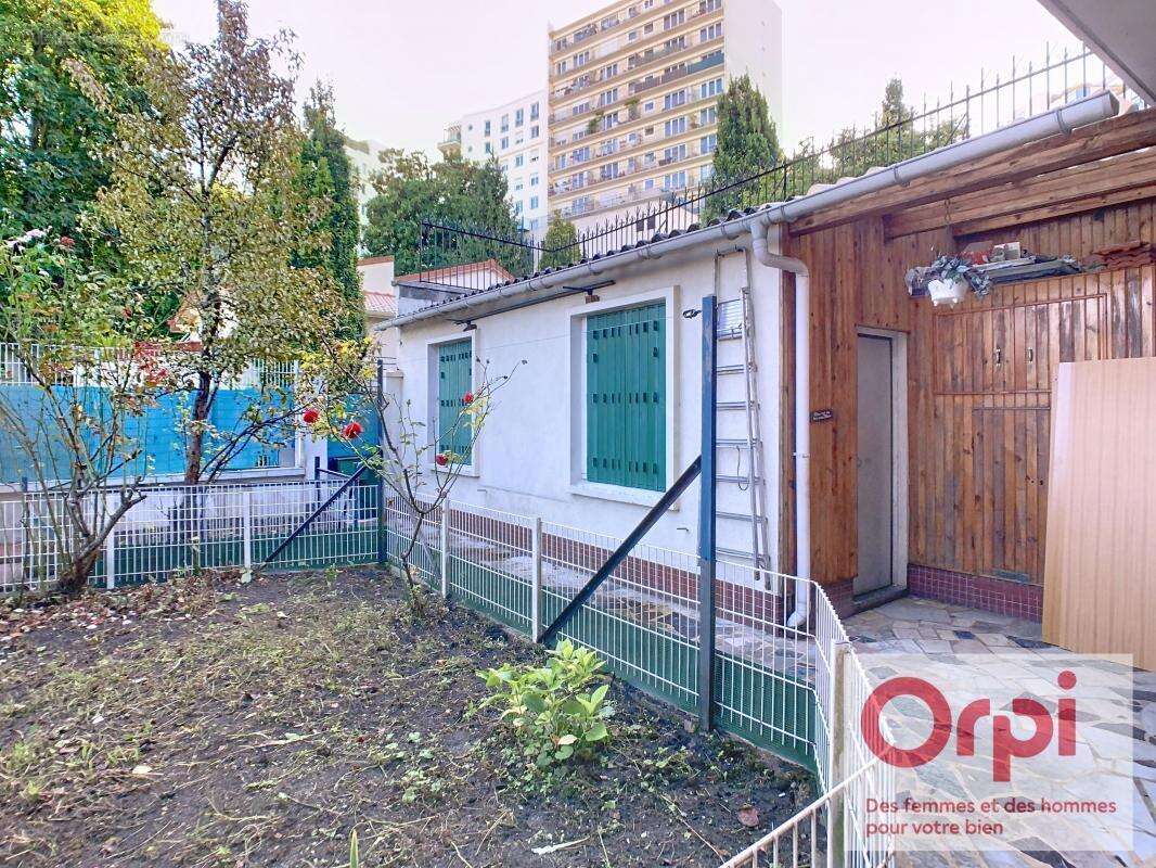 Maison à ISSY-LES-MOULINEAUX