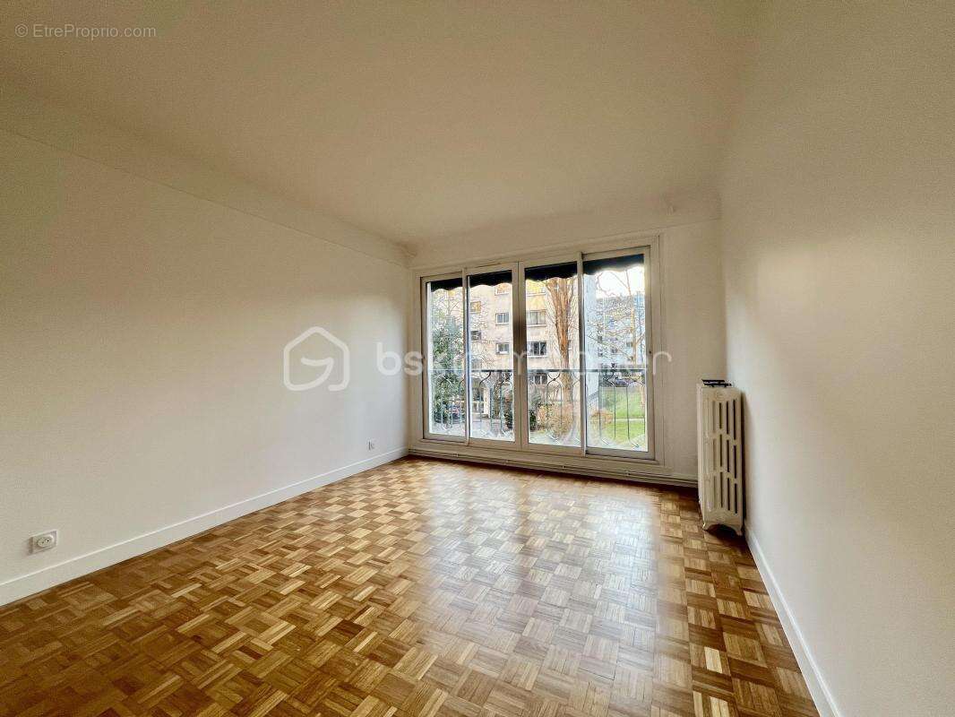 Appartement à VILLE-D'AVRAY