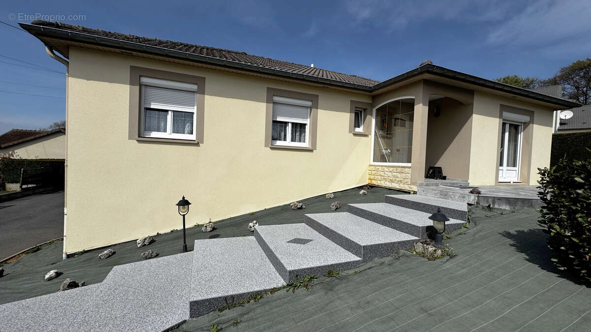 Maison à MEXY