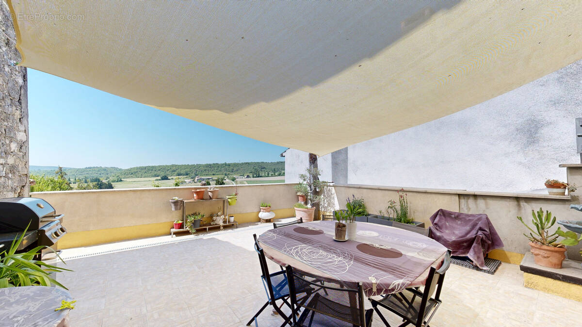 Appartement à FORCALQUIER