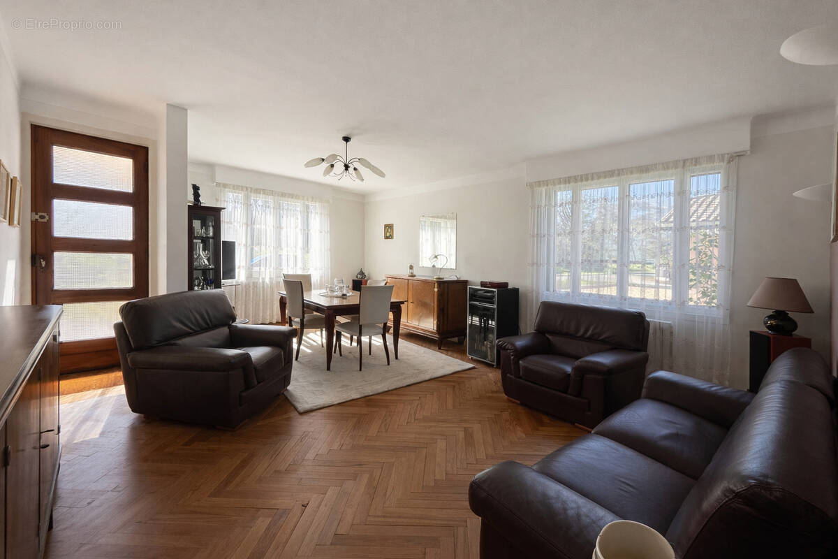 Maison à VILLENAVE-D'ORNON