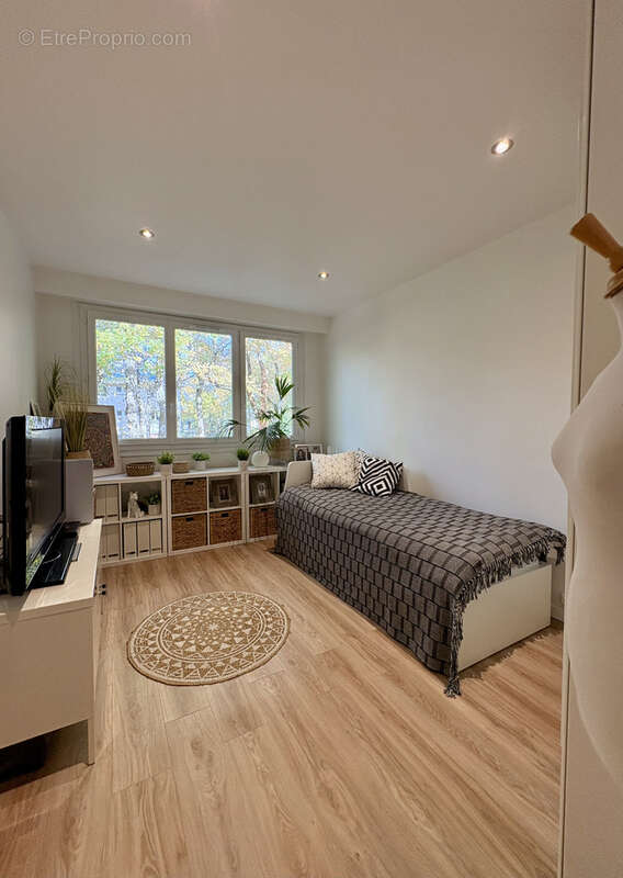 Appartement à AVRILLE