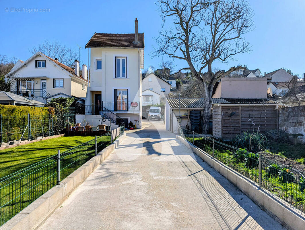 Maison à MONTIGNY-LES-CORMEILLES