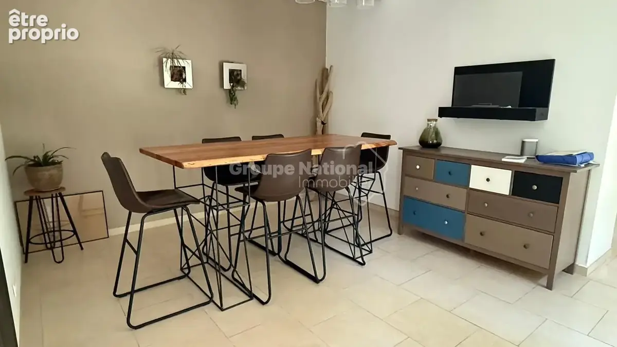 Grans: magnifique mas en pierre de 130 m2- 5 pièces - Terrain 2 600 m² - photo 9