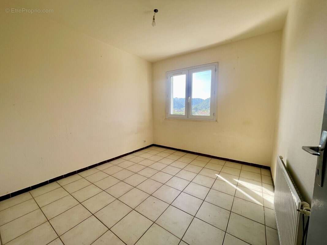 Appartement à SAINT-UZE