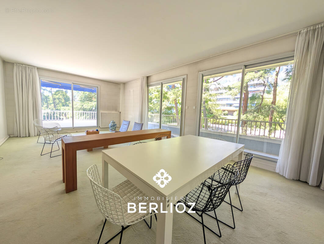 Appartement à MEYLAN
