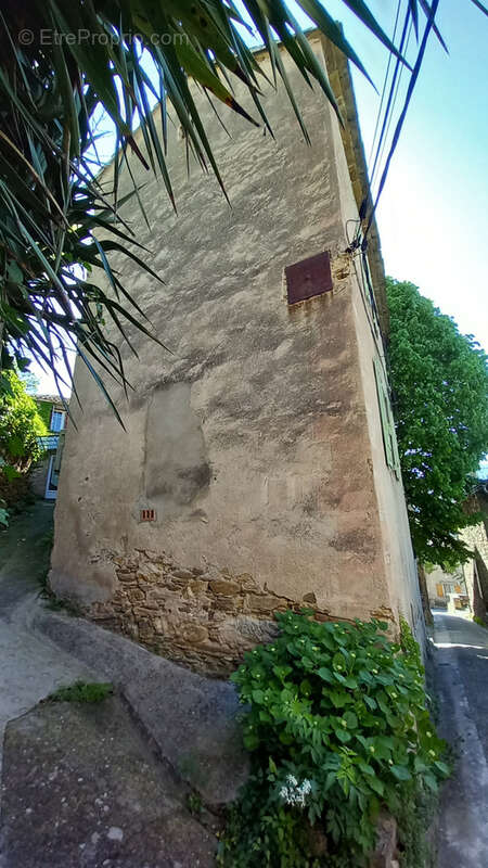 Maison à COLOMBIERES-SUR-ORB