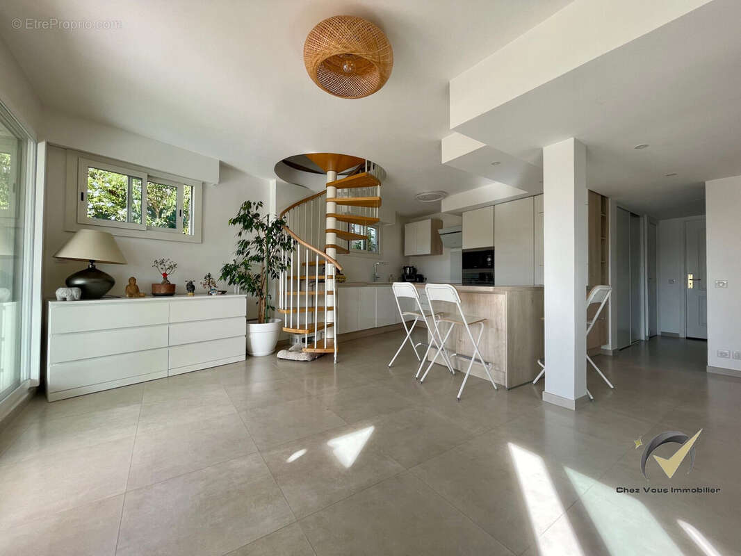 Appartement à LE CANNET