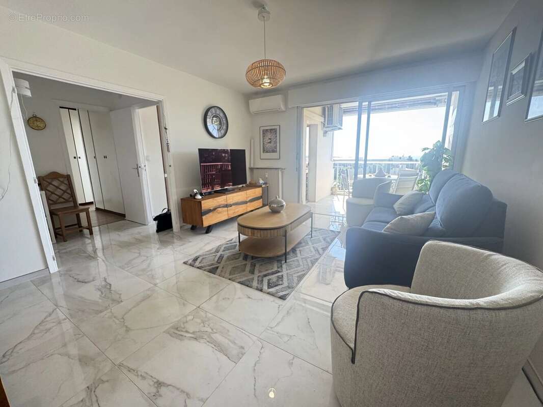 Appartement à VALLAURIS