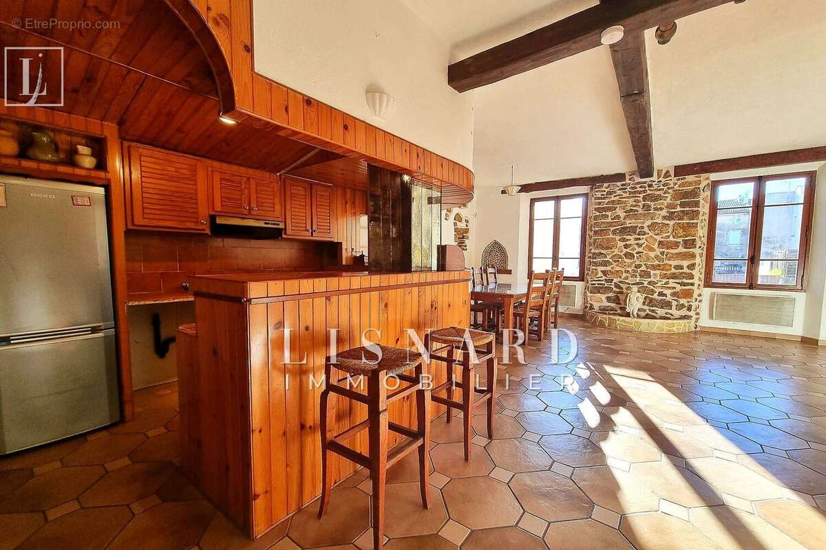 Appartement à VALLAURIS