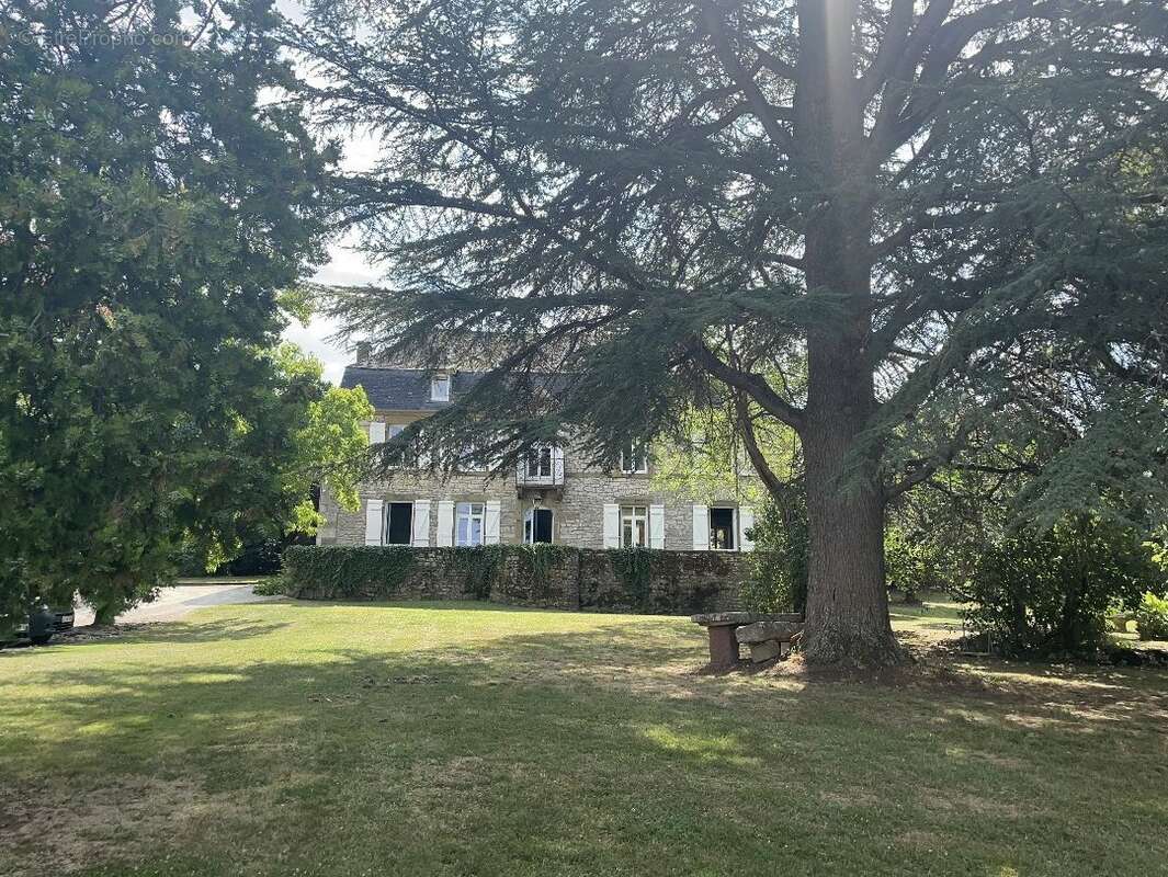 Maison à LA CHAPELLE-AUX-SAINTS
