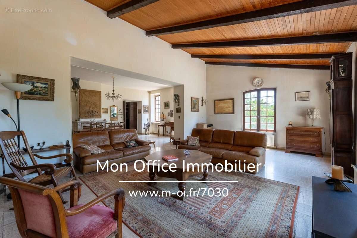 Référence : 7030-ABO - Vaste domaine 40 hectares + 2 Maisons de 500 m2 et 85 m2 + divers bâtis - photo 3