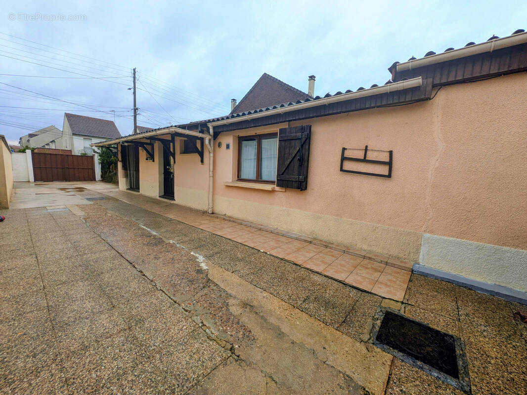 Maison à MONTATAIRE