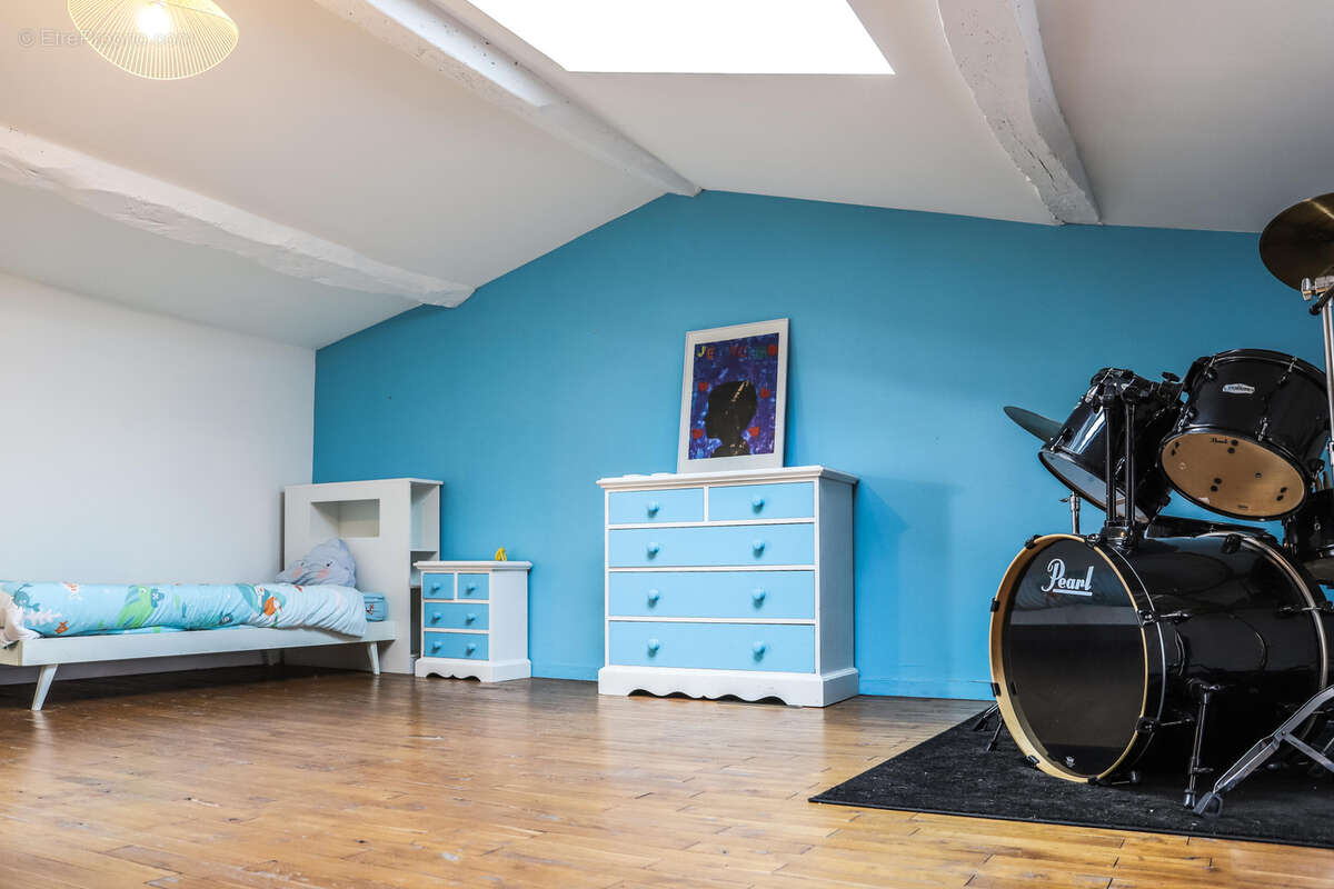 Maison à MORNAC-SUR-SEUDRE