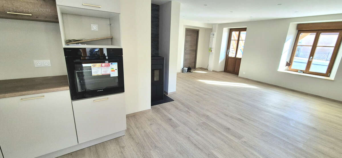 Appartement à ORCHAMPS-VENNES