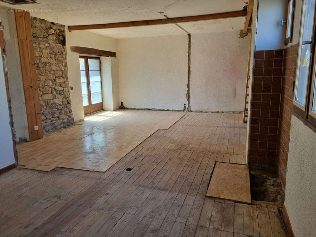 Maison à LA DIGNE-D'AMONT