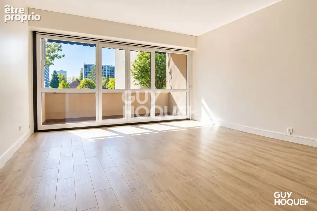 Rare sur le secteur : 6 pièces familial de 105 m² avec loggia - photo 2