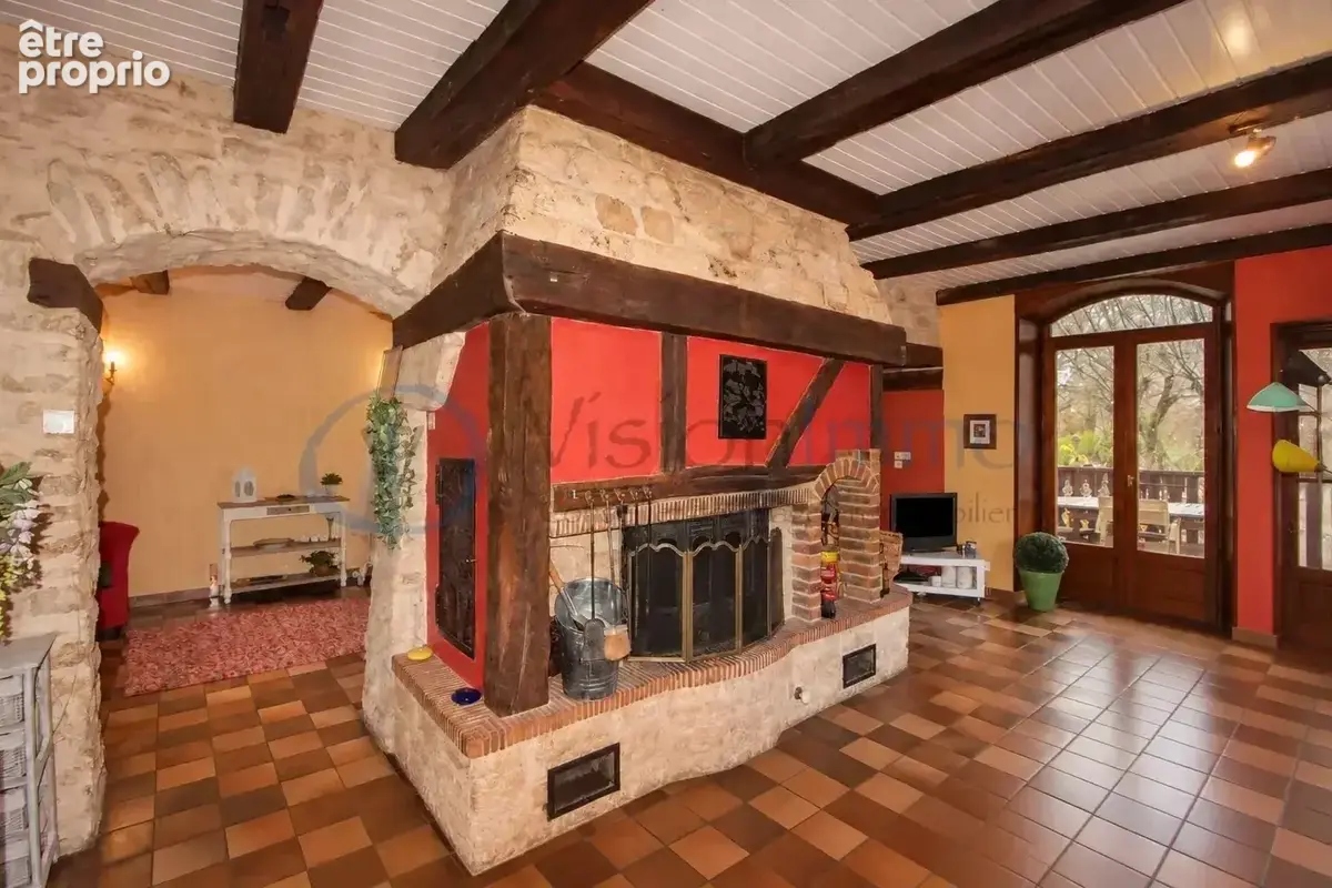 Maison de caractère en pierre à Ornans, 188 m² - photo 2