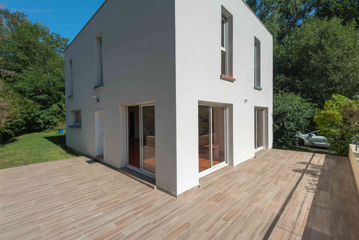 Maison à QUINSAC