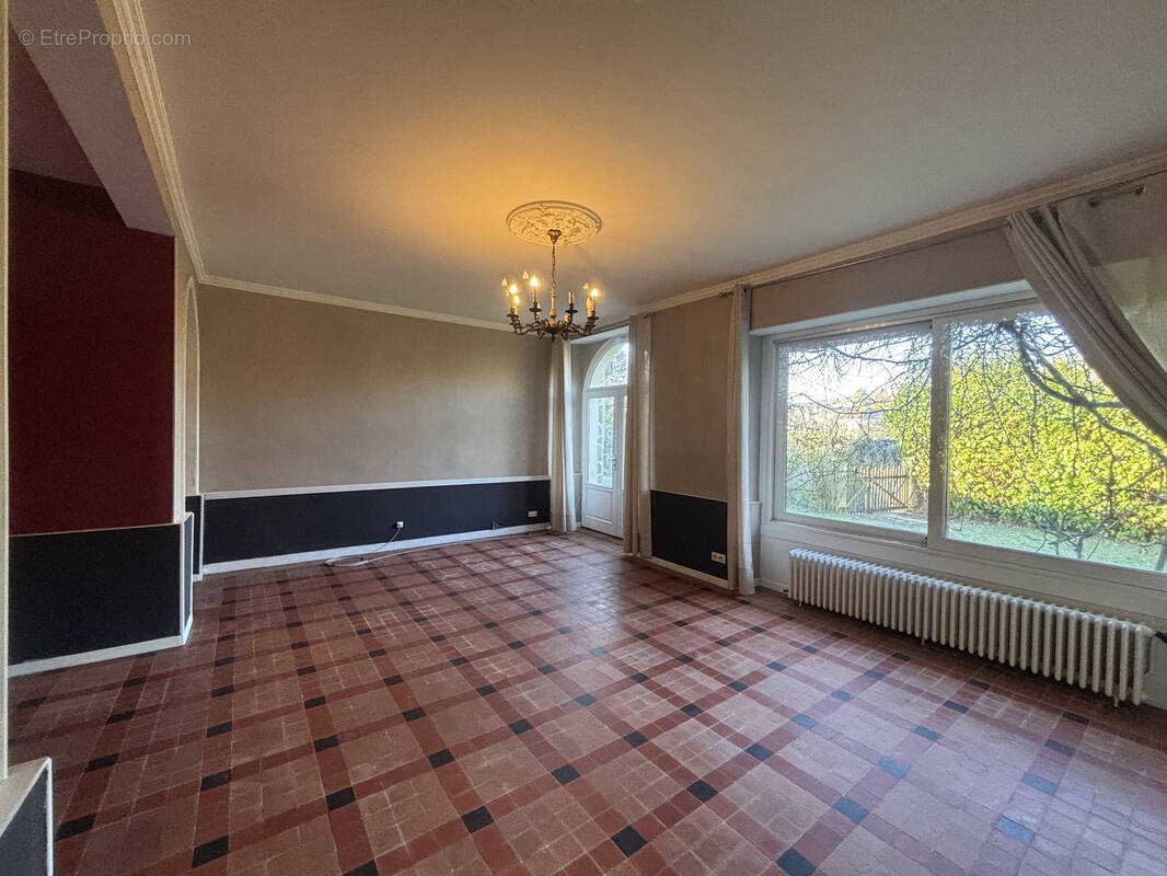 Maison à CONDAT-SUR-VIENNE