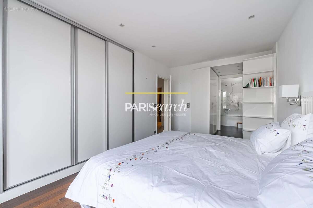 Appartement à NEUILLY-SUR-SEINE