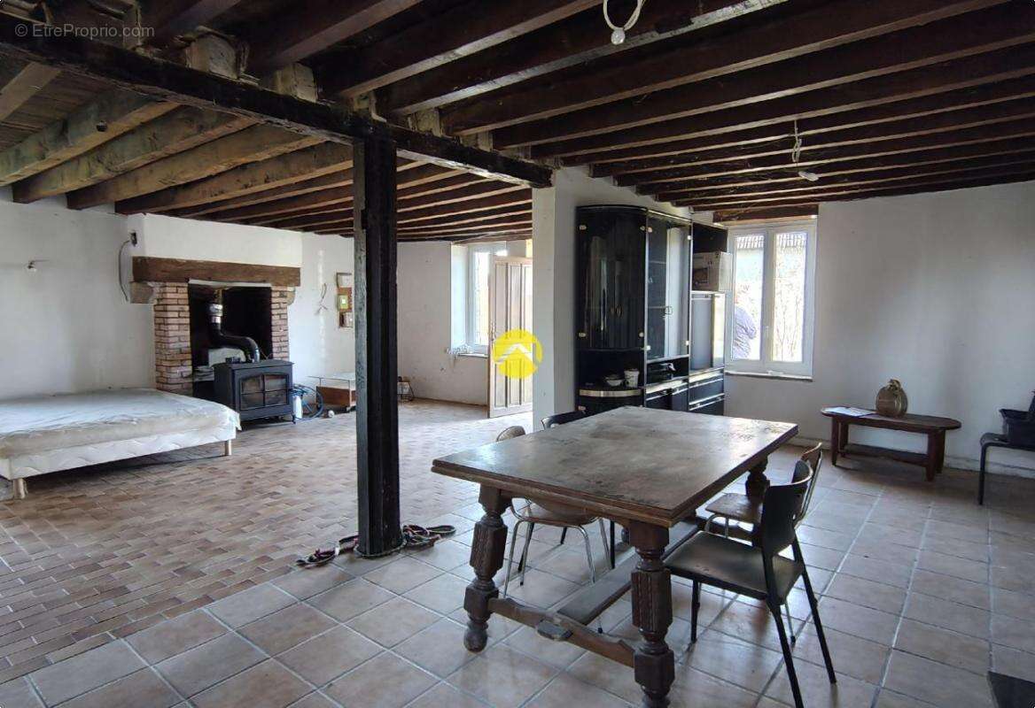 Maison à CHENIERS