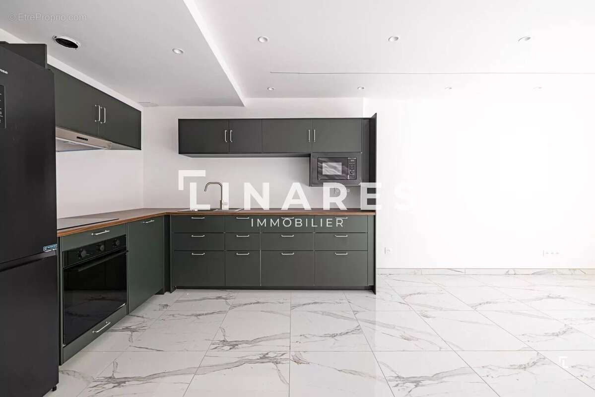 Appartement à MARSEILLE-4E
